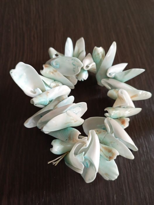 Блакитний браслет з мушлі