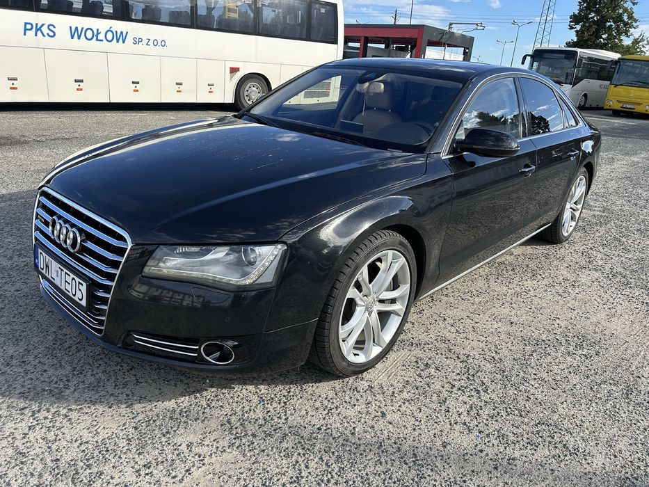 Audi A8D4 2010 rok czarna kremowy srodek