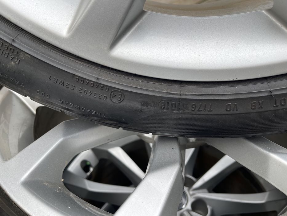 Диски  Audi A4 B9 R18 5 112 титани шини резина 245 40 18
