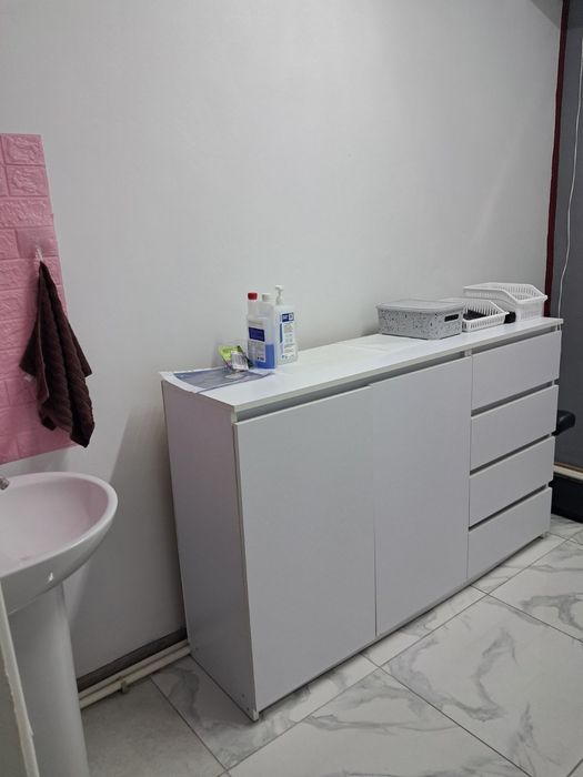 Помещение в центре (под маникюр, массаж, косметику, ресницы и тд)