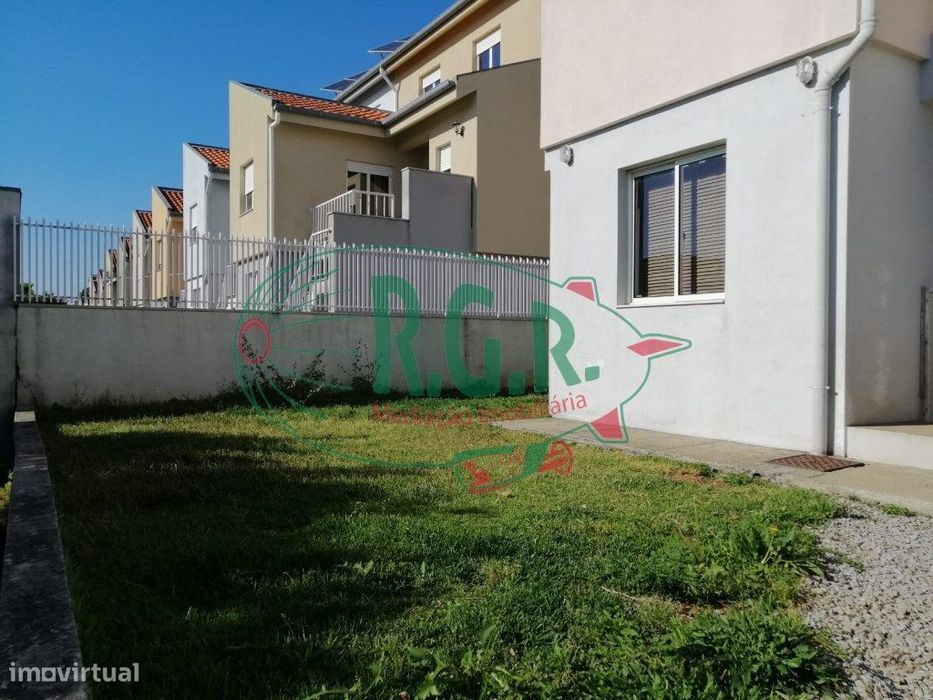 Moradia T4 de 3 Frentes | Ao IC29/A43 | 4 min Freixo Porto