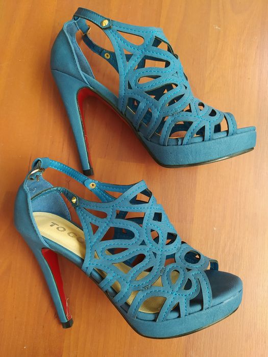 Sandália tacão alto