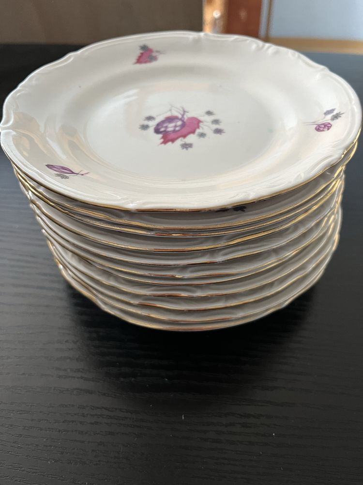 Zestaw talerzyków z porcelany z Tułowoc