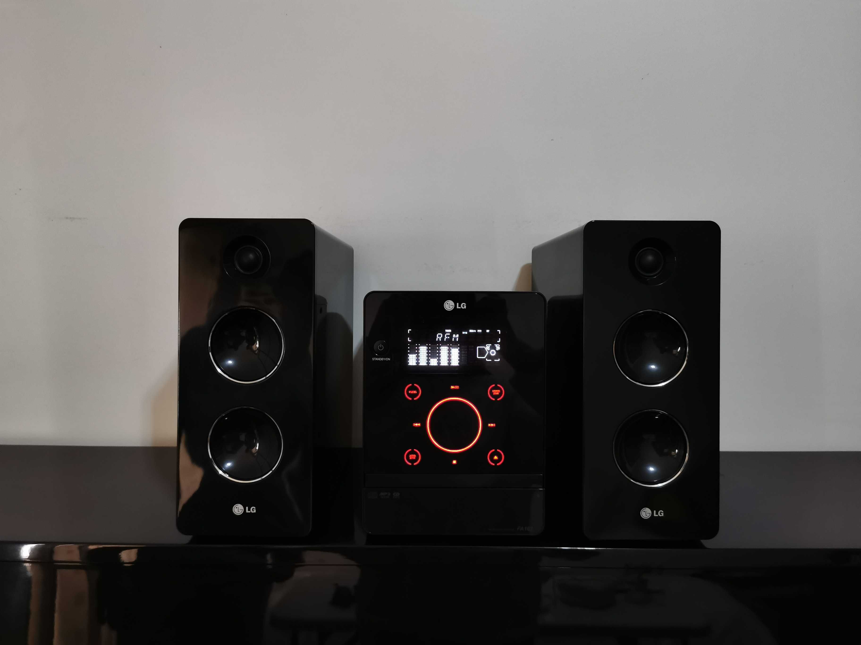 Aparelhagem de Som LG micro Hi Fi System FA 162