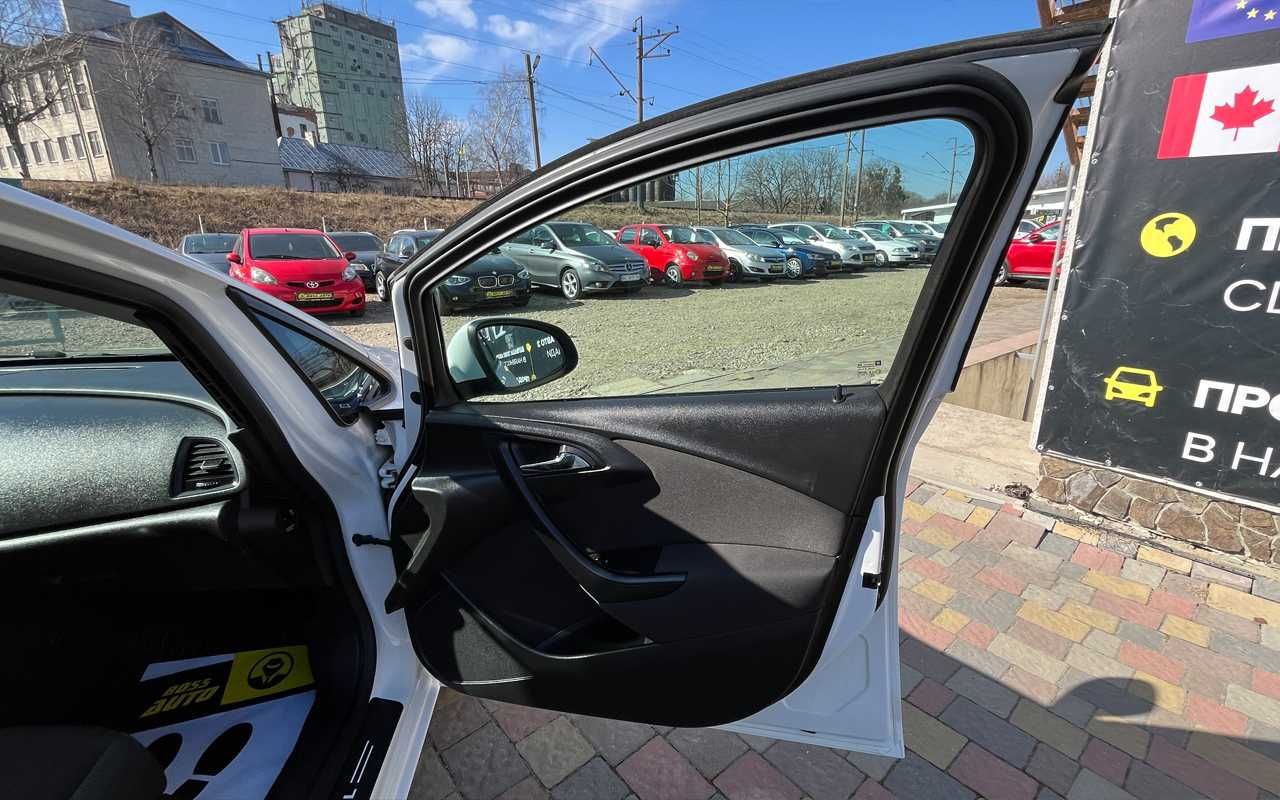 Opel Astra Sports Tourer 2014