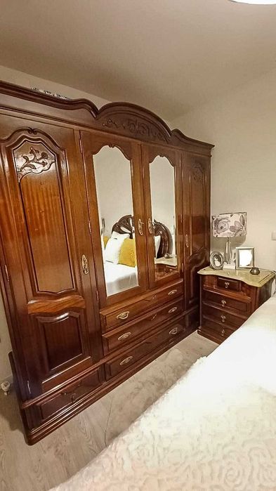 MOBÍLIA QUARTO CASAL em ótimo estado