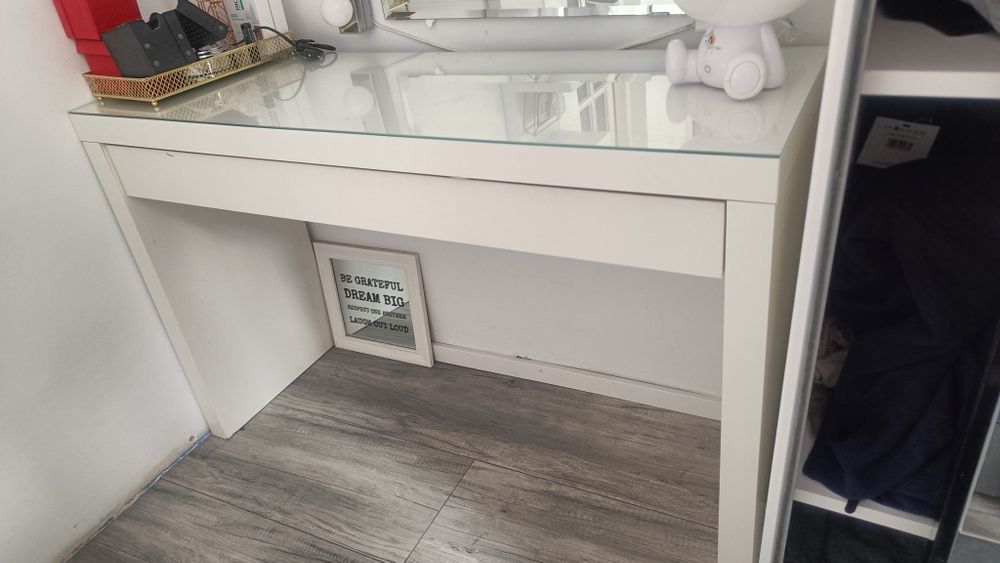 Zestaw toaletka Ikea lustro lampki