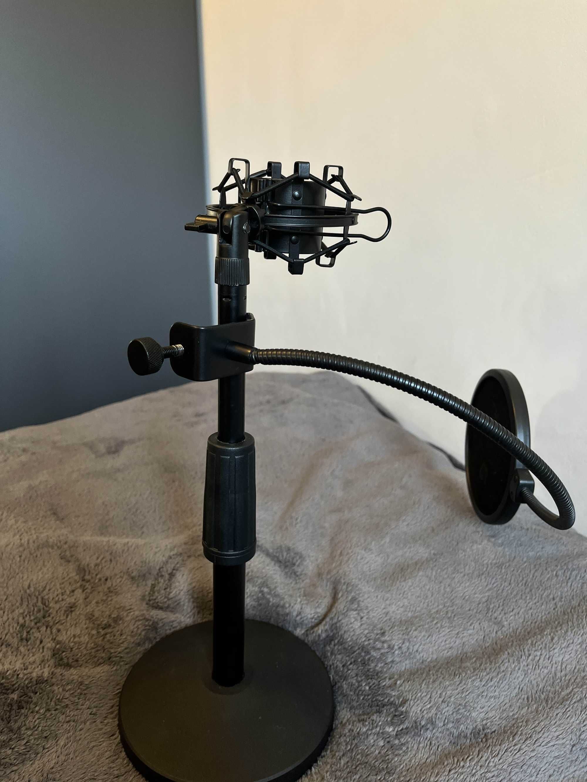 Mikrofon sm900 wraz z MOZOS MKIT-STAND