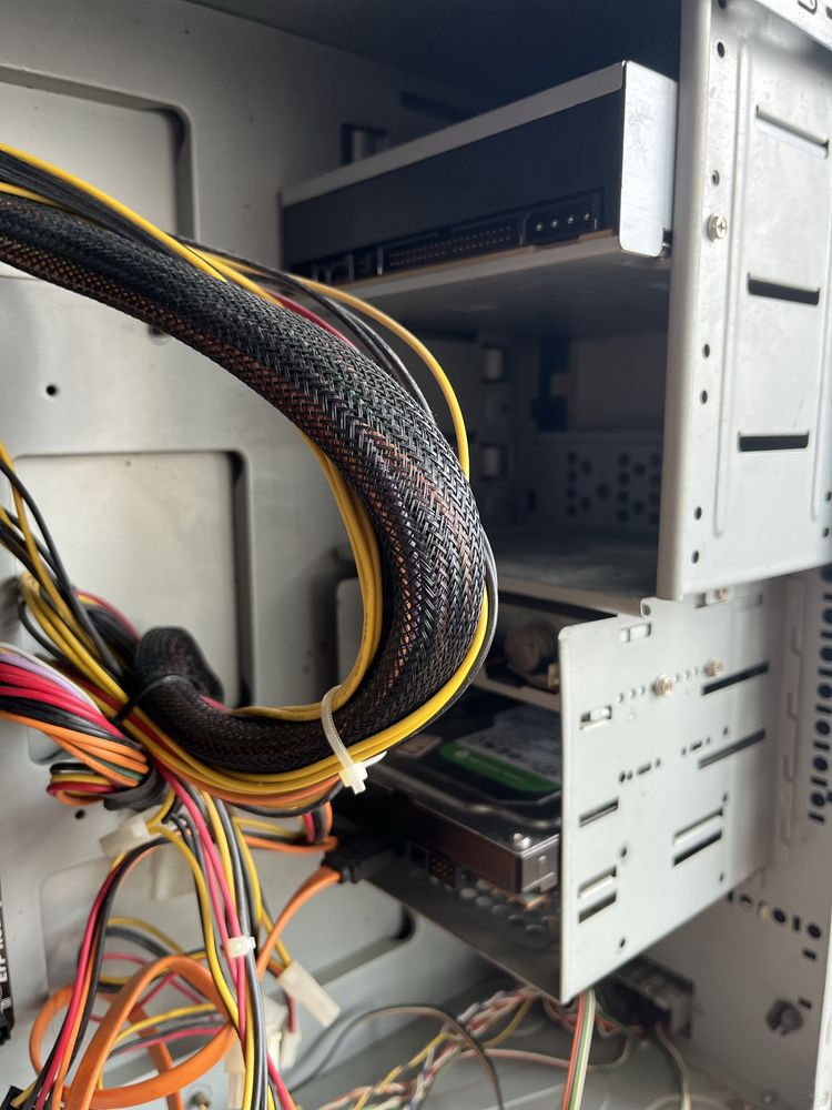 Стаціонарний ПК з жорстким диском на 500 Gb