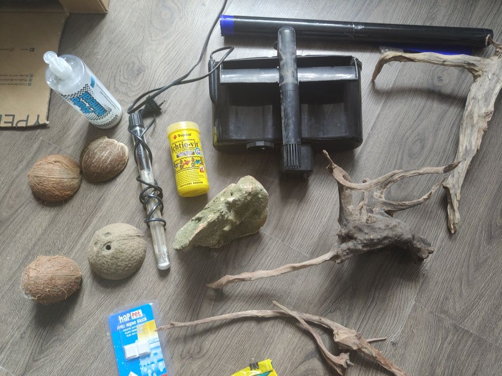 Akcesoria akwariowe filtr grzałka korzenie zestaw