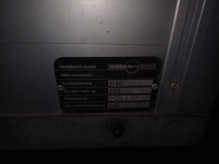 Atrelado  humbaur fechado