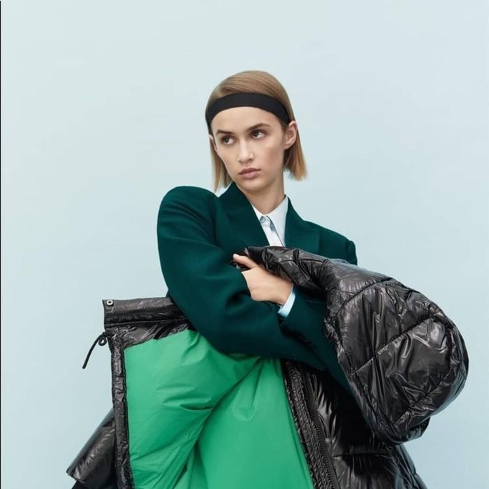 Стьобана лакована куртка Zara