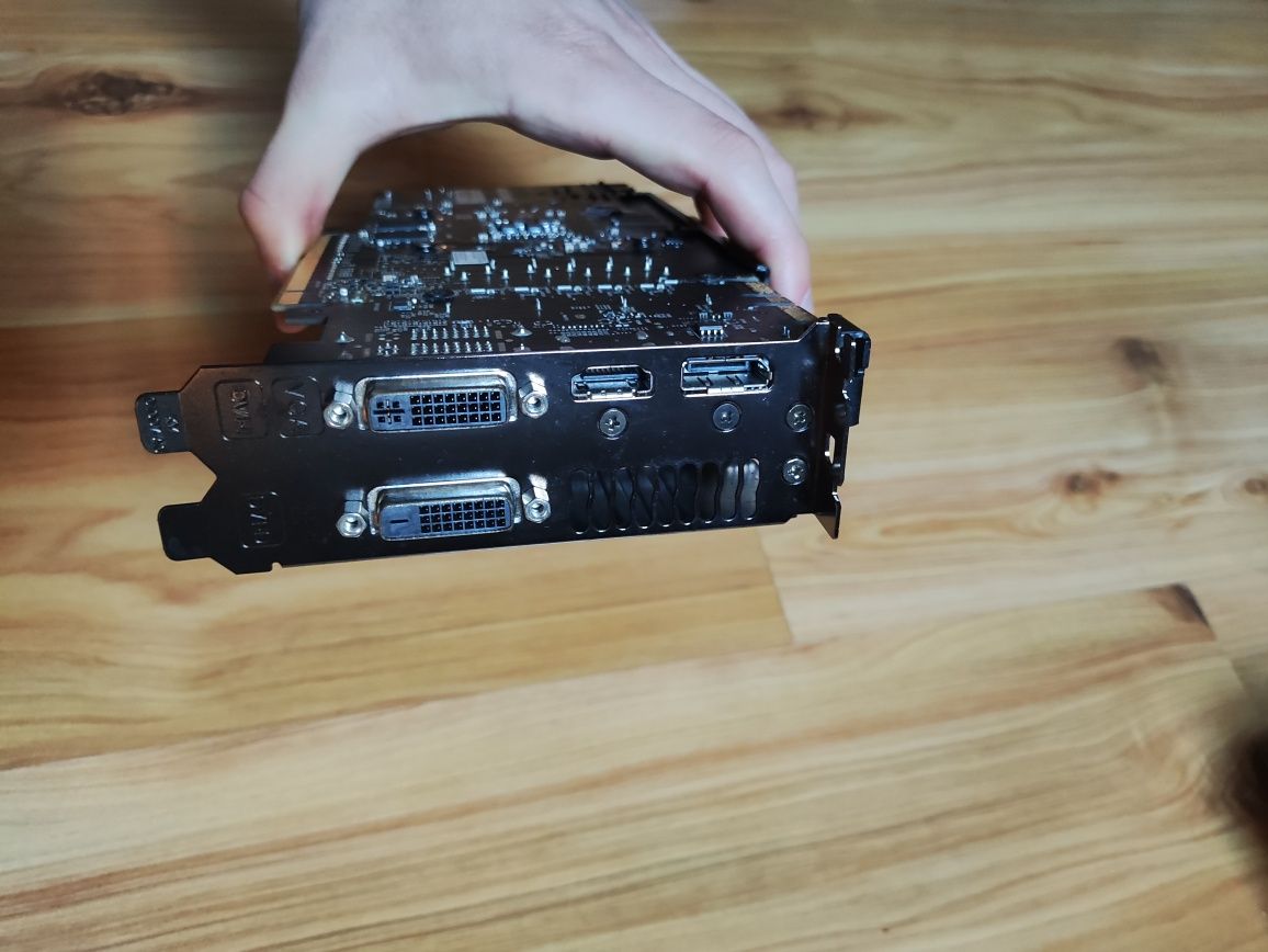Karta Asus GTX 660 Ti DirectCU II 2GB GDDR5