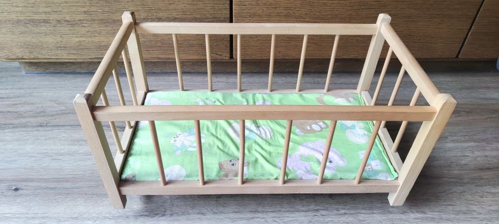 Łóżeczko drewniane dla lalki