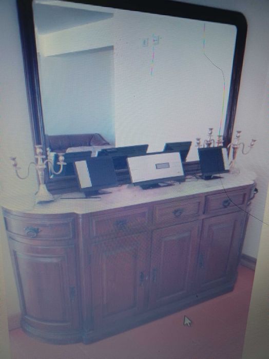 Aparador com espelho em madeira carvalho