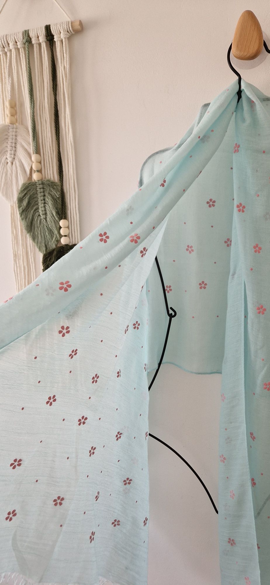 Delikatna chusta szal floral scarf w pastelowych barwach- bawełna i wi