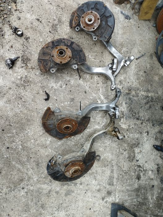 Audi a4 b6 b7 zwrotnica lewa lub prawa bez wahaczy oryginał sztuka