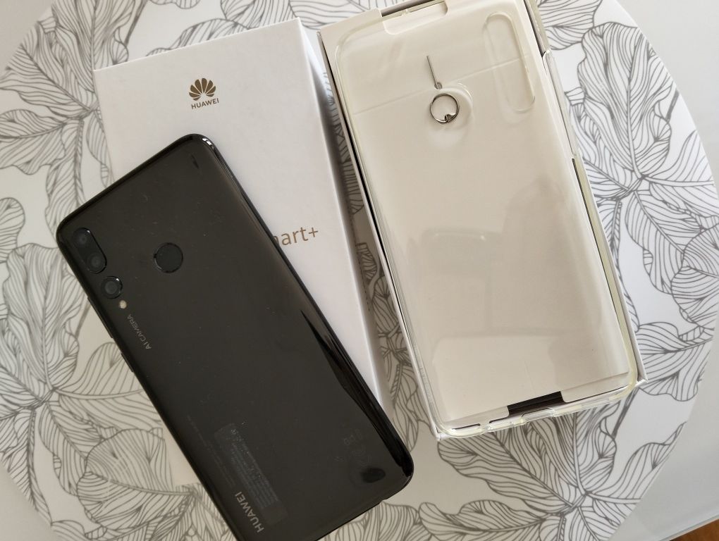 Telemóvel HUAWEI P Smart + 2019