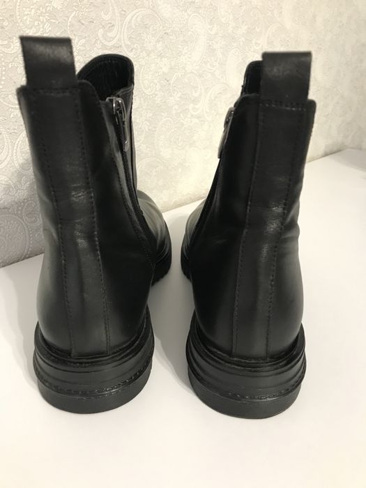 Черевики жіночі