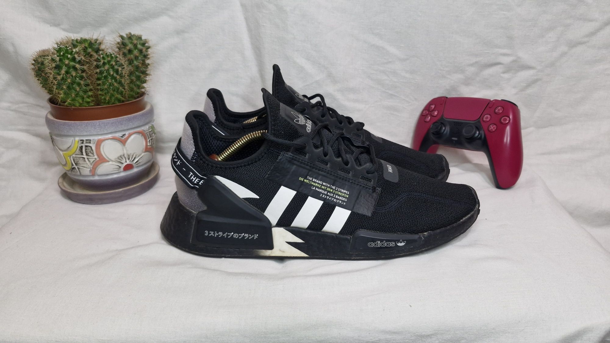 Кросівки Adidas NMD R1 V2.Розмір 45