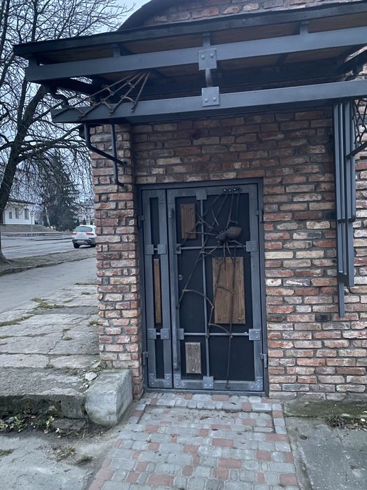 Продам приміщення 110 квадратних метрів