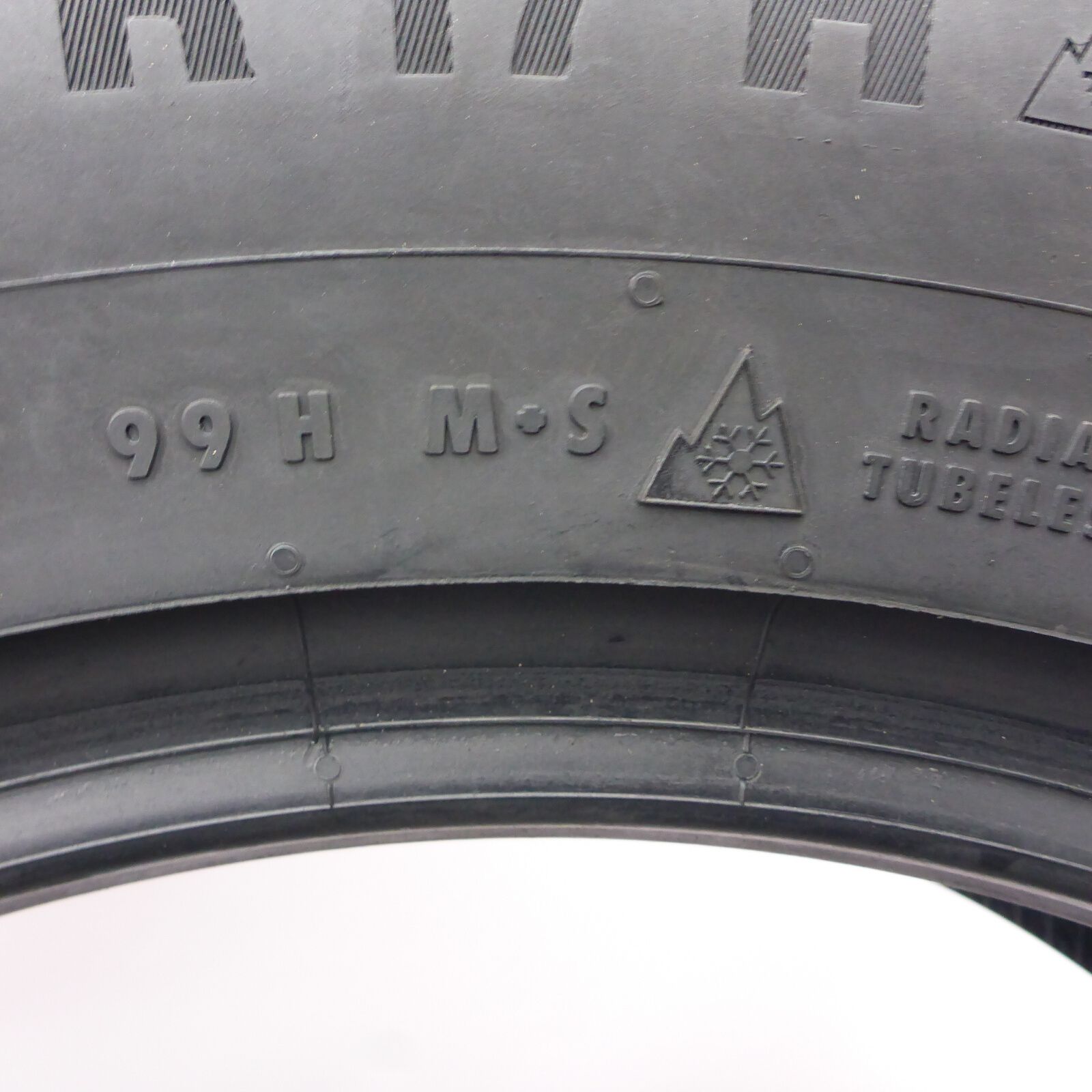 Opony 215/65/17 Continental 215/65R17 99H SUV Zimowe 2017 6,8-7,8mm