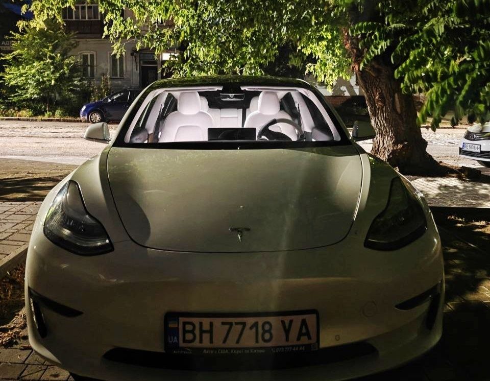 Tesla Model 3 Performance 2020рік 408 км запас ходу , швидка зарядка.