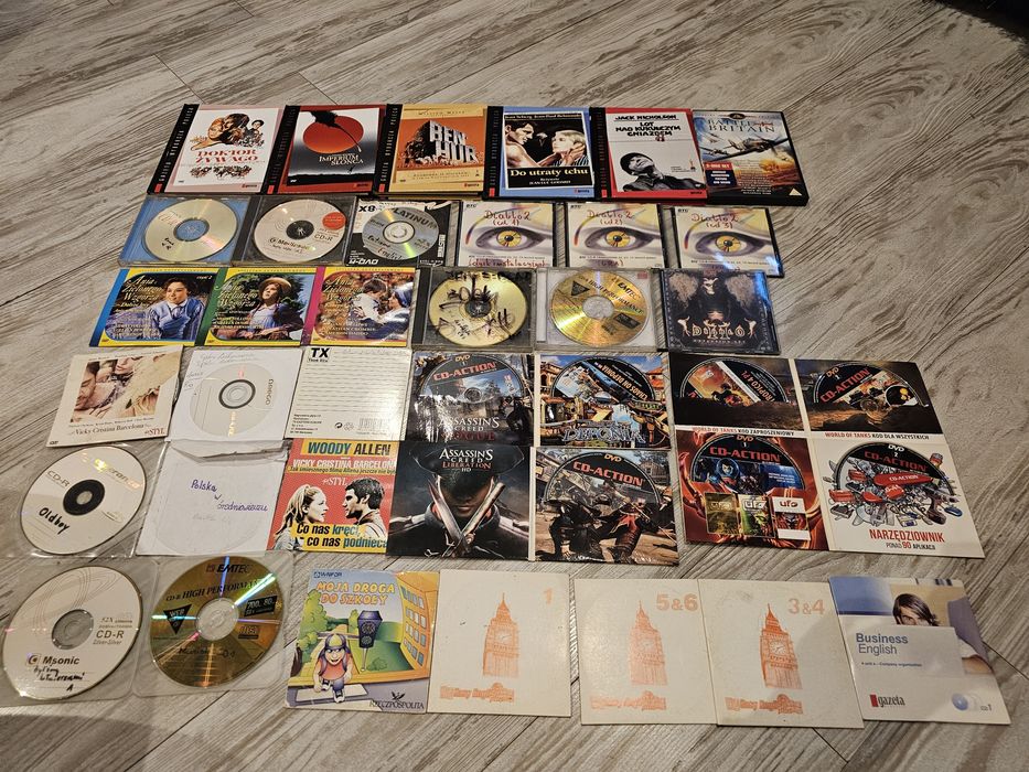 Zestaw płyt cd zestaw filmów i gier na płytach cd
