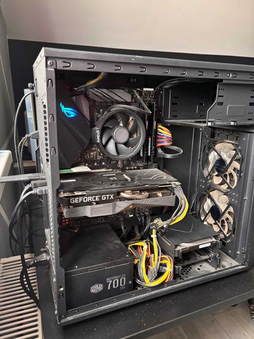 Sprzedam komputer gamingowy z całym zestawem