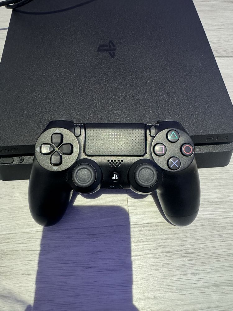 Ps4 slim 872 GB com jogos e comando