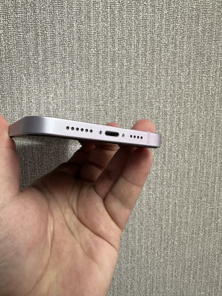 Продам 14 Plus 256 gb в идеальном состояний ! Аккамулятор 98 %