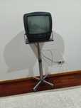 Mesa TV regulável em altura