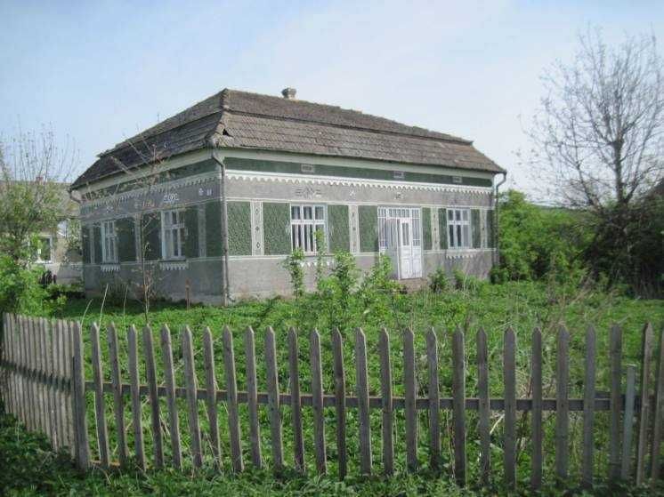 Продається  будинок із земельною ділянкою