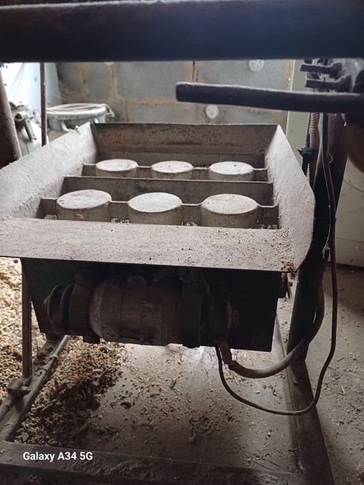 Шлакоблочніца на 2 шлакоблока все ціла як нова готова до роботи