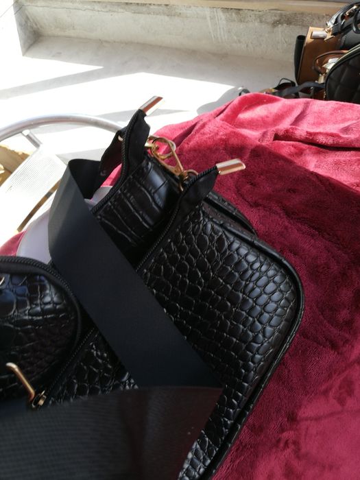 Mala nova preta versátil