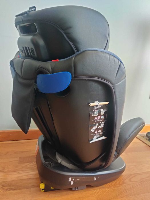 Cadeira Auto 0+/1/2-3 com ISO-FIX muito pouco usada e em bom estado