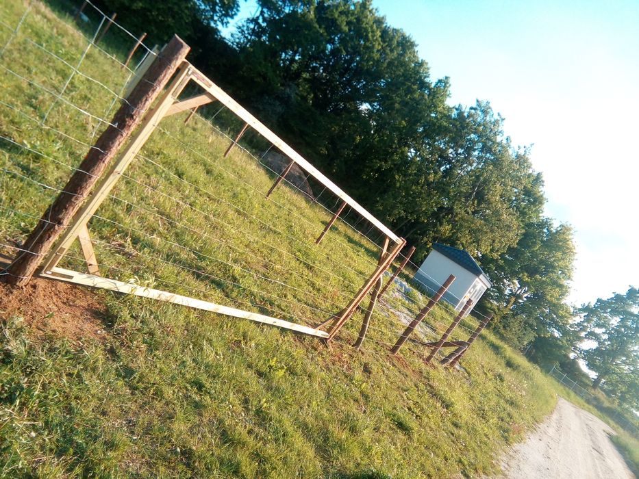 Ogrodzenie tymczasowe budowlane 15zł cena za m. stemple siatka leśna