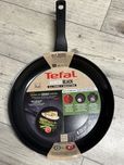 Patelnia Tefal Renew Black 28cm + GRATIS!
