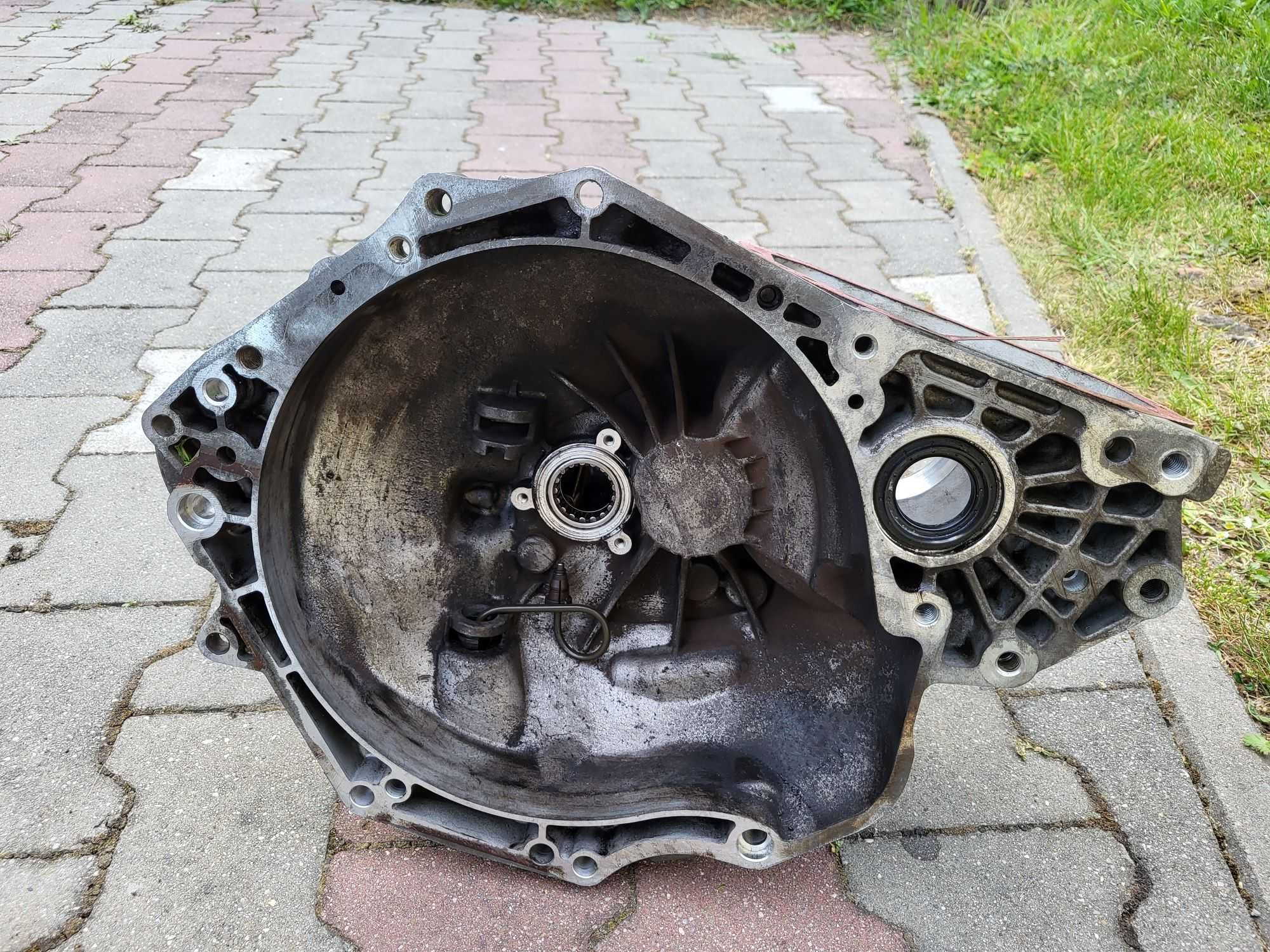 Skrzynia biegów Opel Corsa E 1,4 benzyna S3394 - uszkodzona