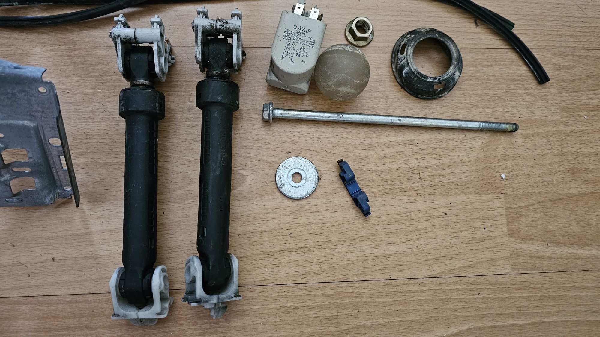 Części zamienne do pralki Whirlpool AWM 8083 wąż szuflada 6th sense