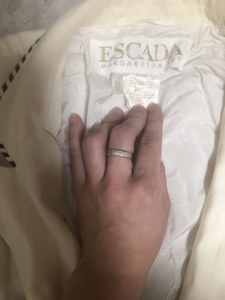 Піджак Escada 100% wool