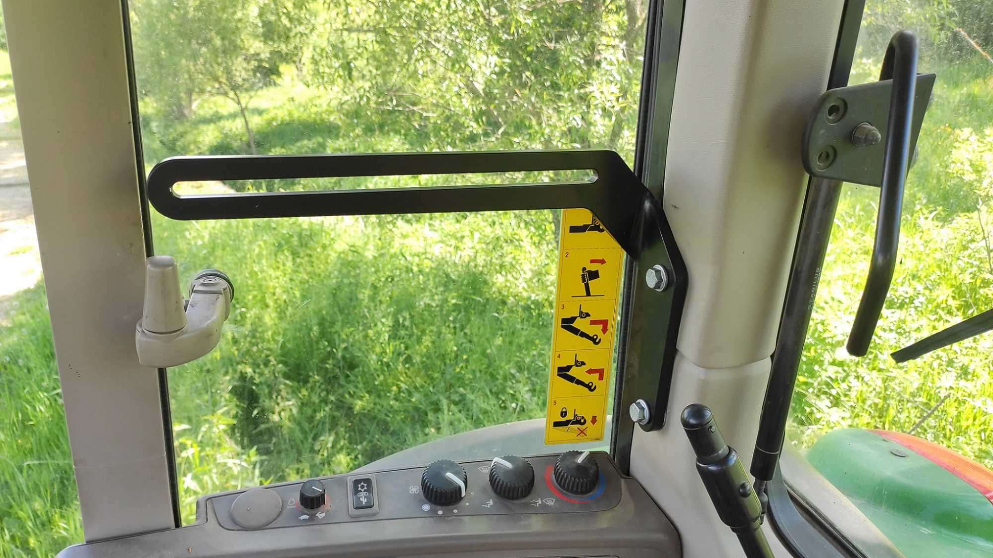 Uchwyt wspornik mocowanie do ciągnika pod komputer sterownik monitor
