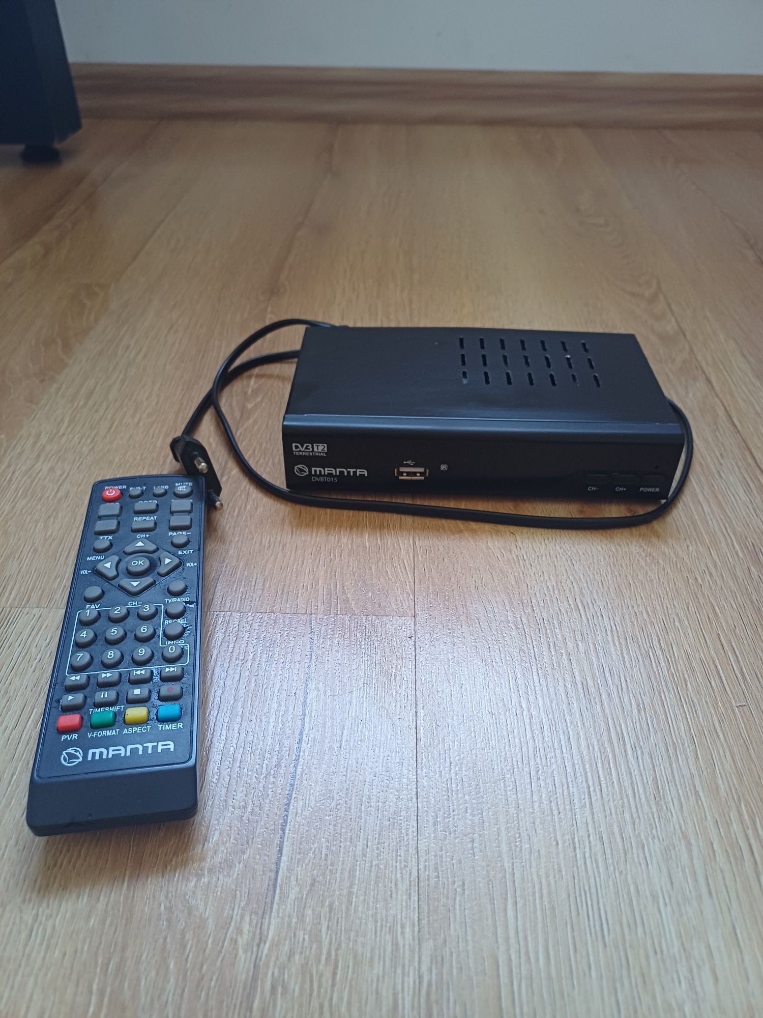 Tuner DVB-T2 Manta DVBT015 z pilotem – HDMI / USB / PVR