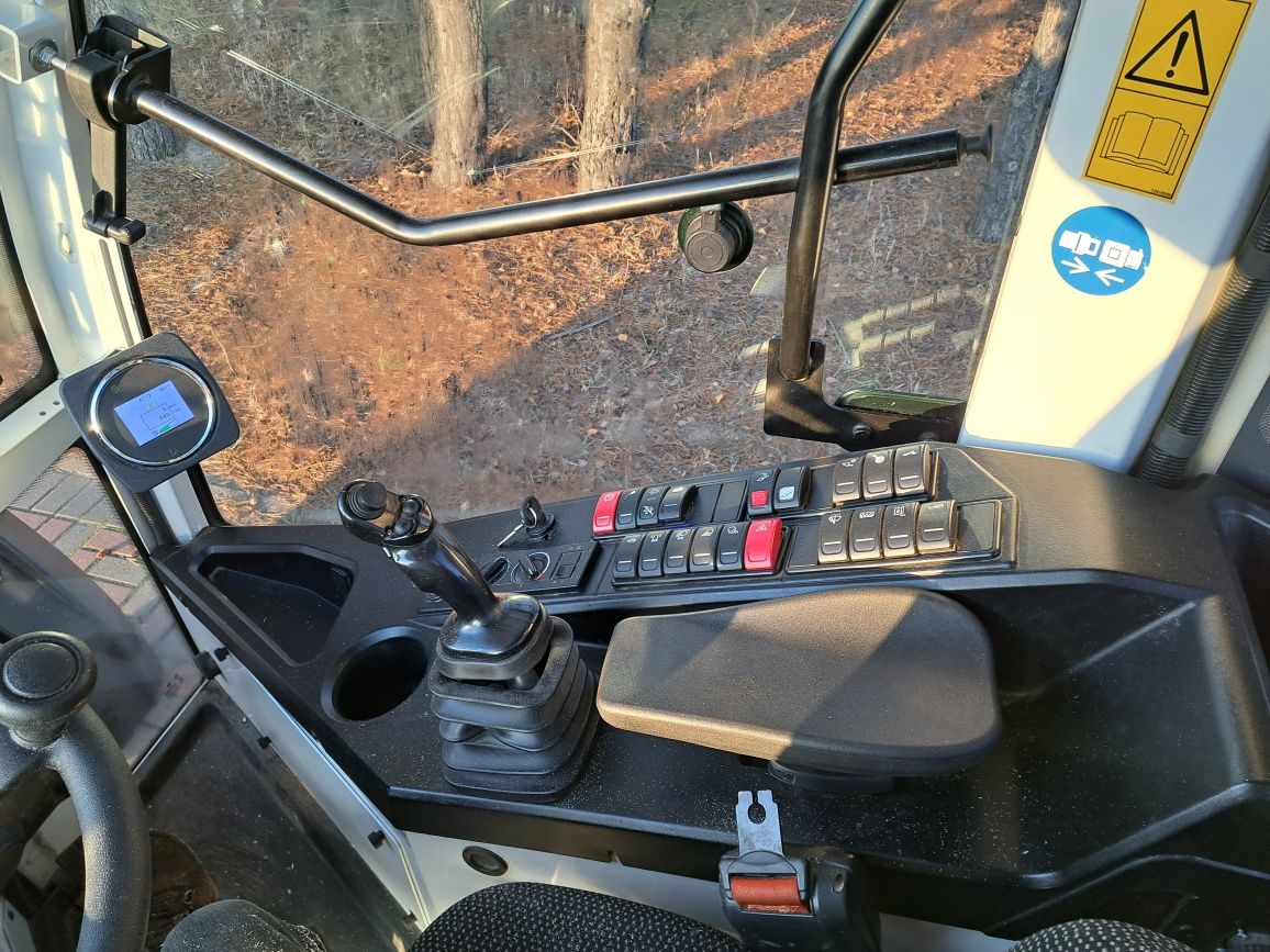 Sprzedam ładowarkę Liebherr 506 compact z 2023r