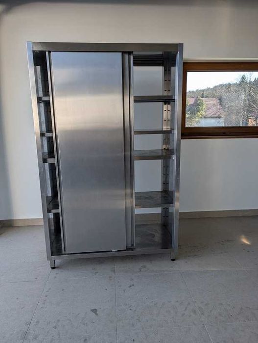 Szafa przelotowa drzwi suwane - stal nierdzewna