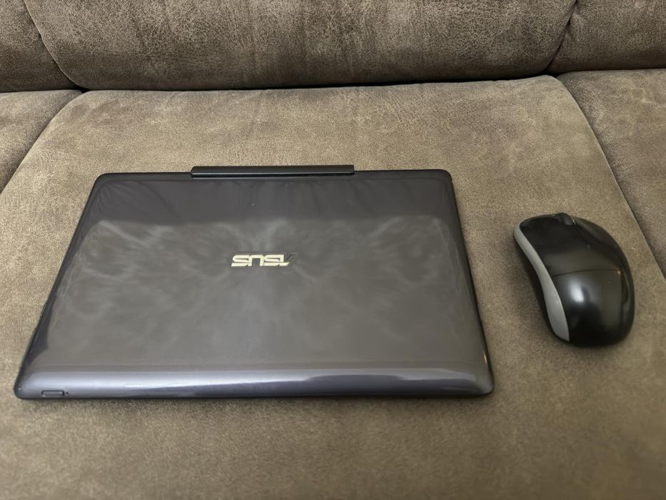 Нетбук Asus с мышкой