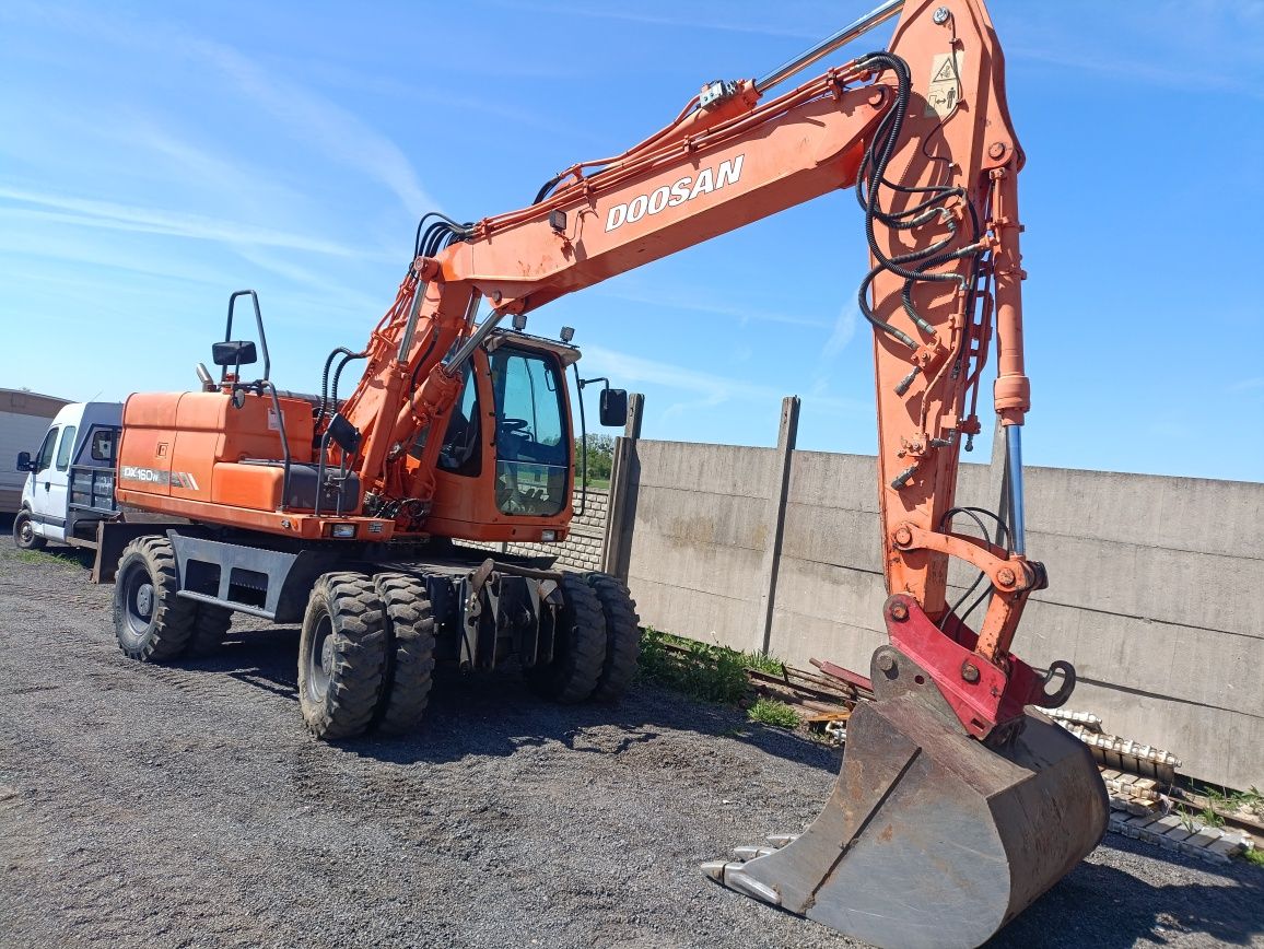 Koparka kołowa doosan 160 jak cat atlas doosan 140
