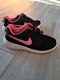 Buty sportowe nike 36