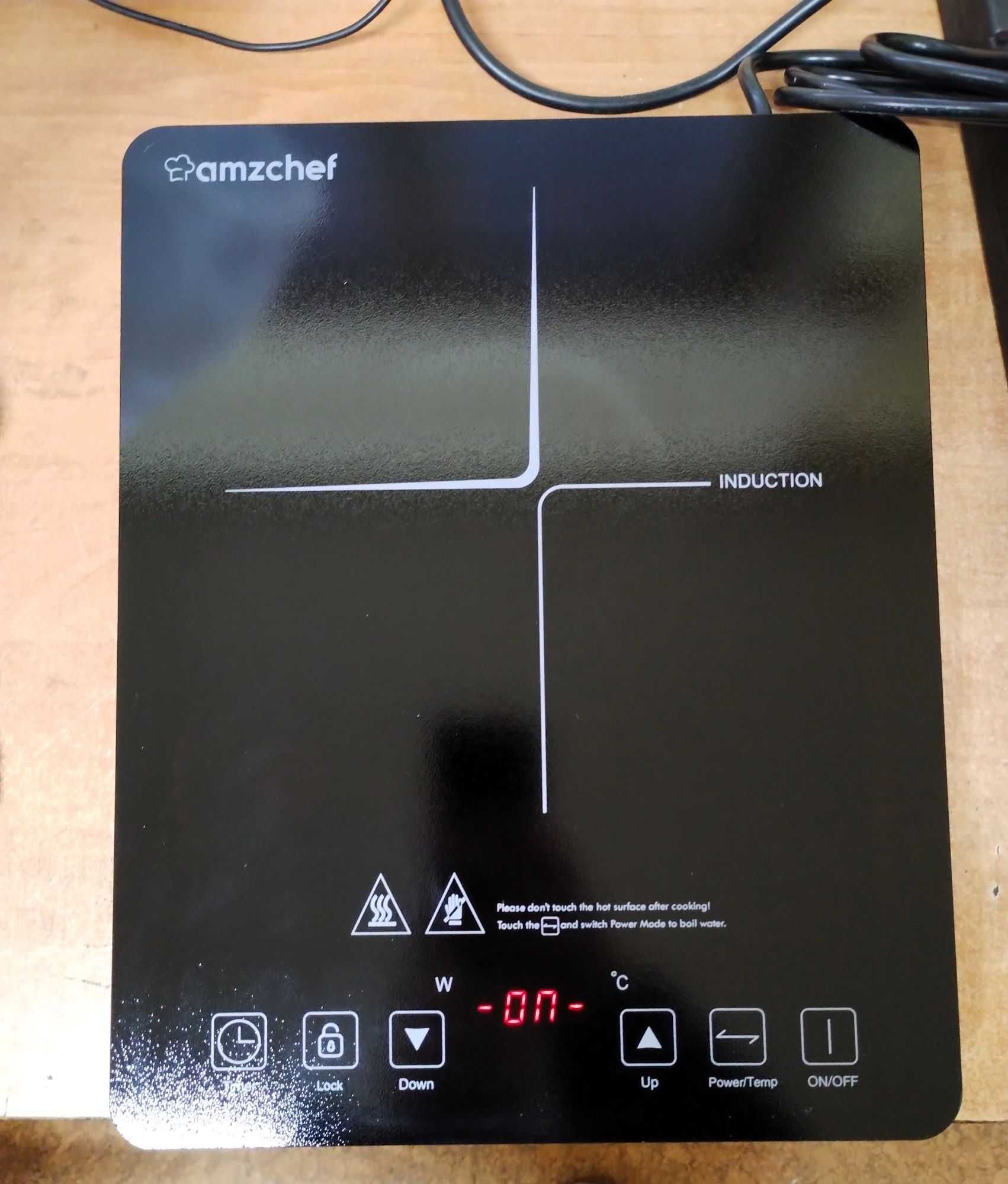 AMZCHEF Przenośna Płyta indukcyjna, 2000W o ultracienkiej konstrukcji.