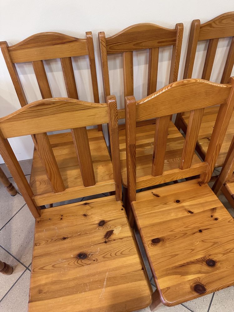Krzesła i stoły z litego drewna
